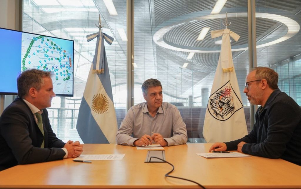 Ministros de Gobierno (Jorge Macri) y de Justicia y Seguridad de la Ciudad de Buenos Aires (Marcelo D'Alessandro), junto al Intendente del Municipio de Tres de Febrero (Diego Valenzuela).